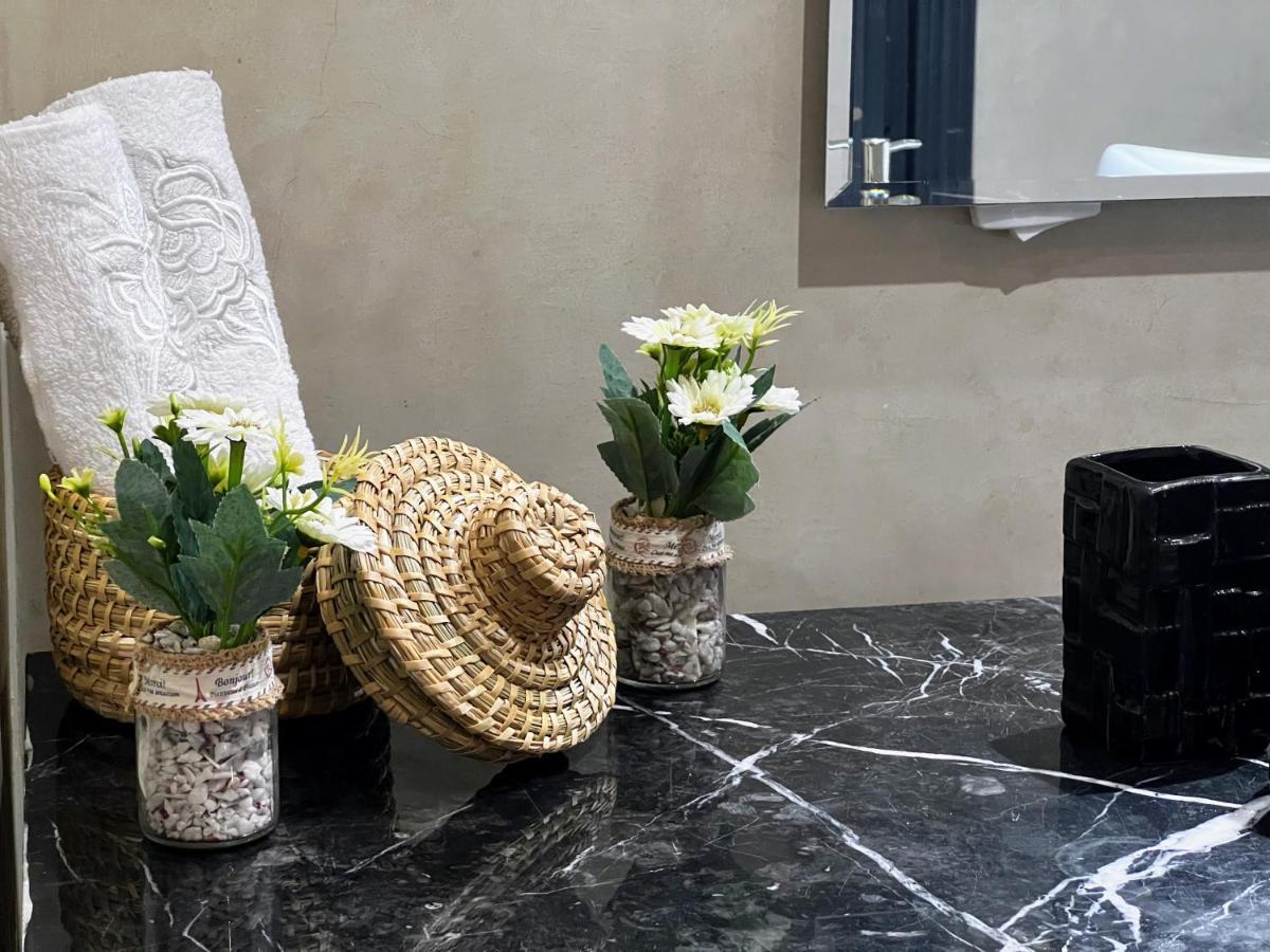 Moderne, Lumineux & Spacieux Avec Balcon -Central -Wifi-Smart Tv-Clim Marrakesh Luaran gambar